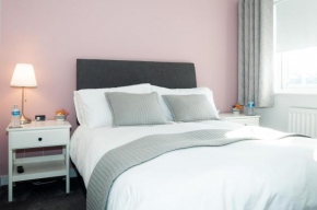 Riverside Stays, Shefford